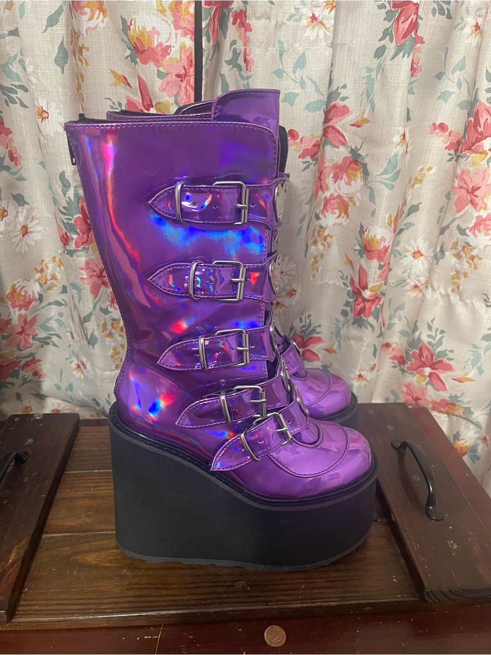 Demonia Swing-230 Purple Holographic Heart Buckle Platform Boots Size 7 NOB